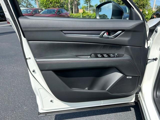 Photo of 2025 White Metallic Mazda CX-5