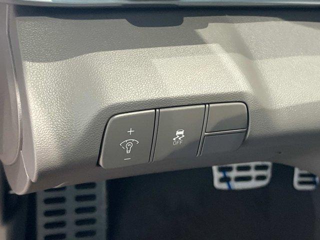 Photo of 2025 Red Hyundai ELANTRA