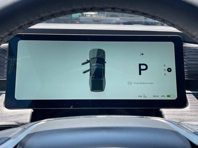 Photo of 2023 Gray Rivian R1T