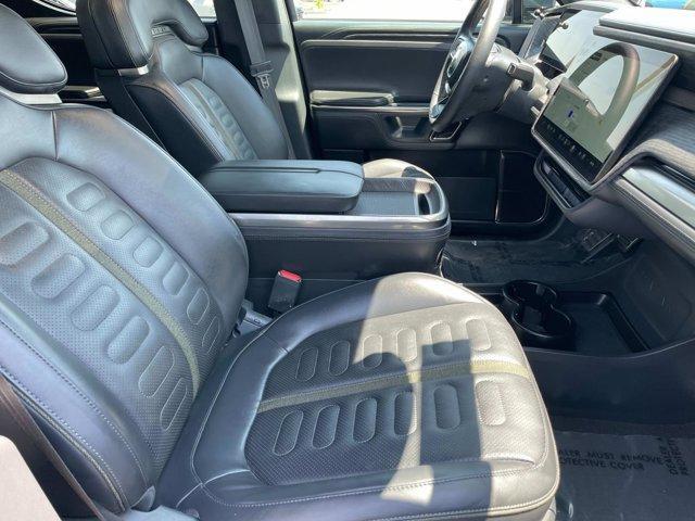 Photo of 2023 Gray Rivian R1T
