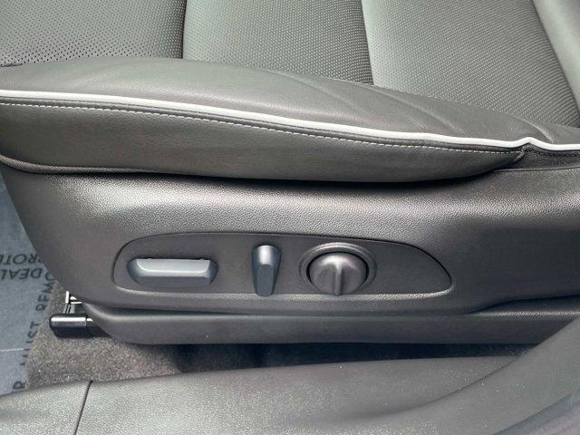 Photo of 2024 White Buick Encore GX