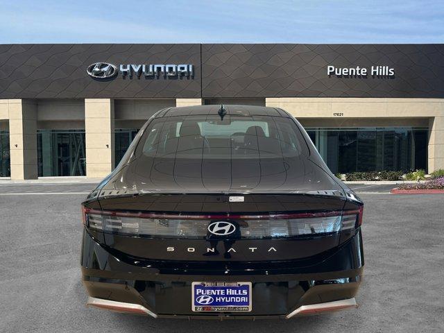 Photo of 2025 Black Hyundai SONATA