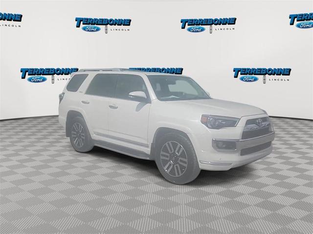 Photo of 2019 White Toyota 4Runner