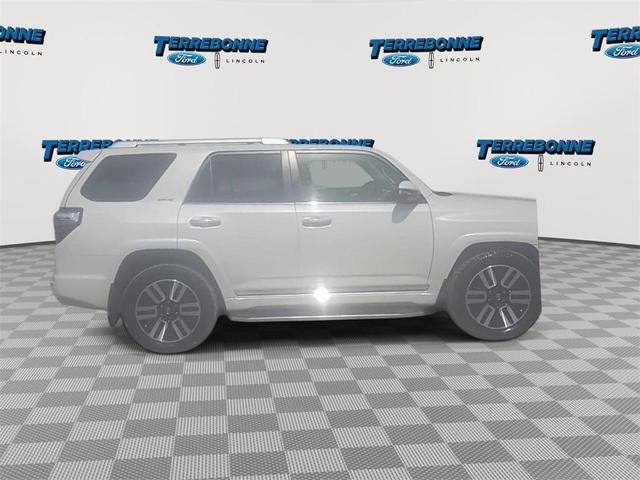 Photo of 2019 White Toyota 4Runner