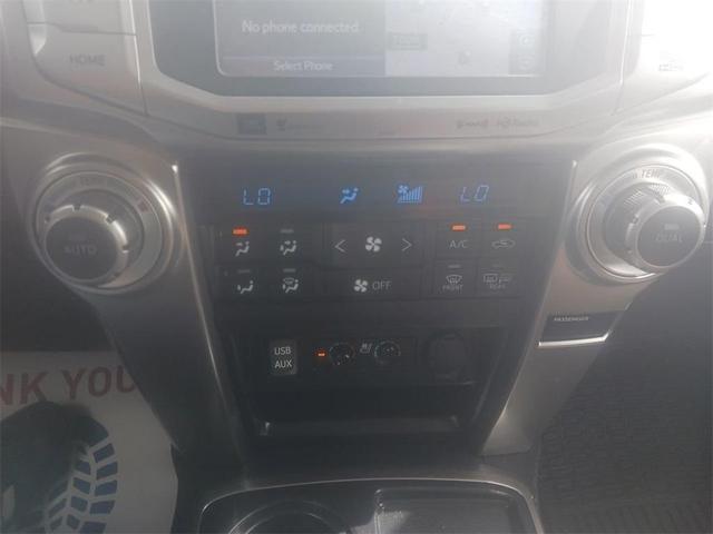 Photo of 2019 White Toyota 4Runner
