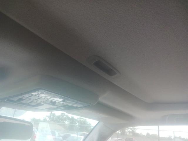Photo of 2019 White Toyota 4Runner