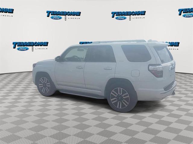 Photo of 2019 White Toyota 4Runner