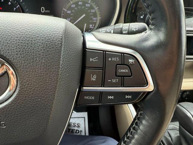 Photo of 2021 Blizzard Pearl Toyota Highlander