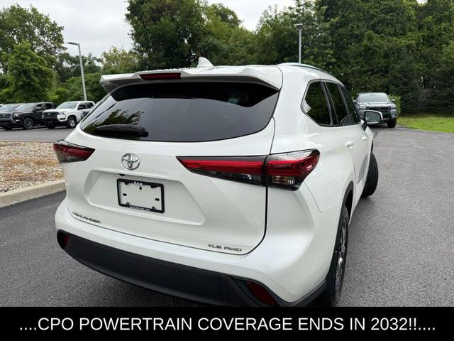 Photo of 2021 Blizzard Pearl Toyota Highlander