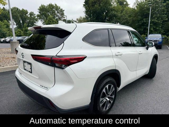 Photo of 2021 Blizzard Pearl Toyota Highlander