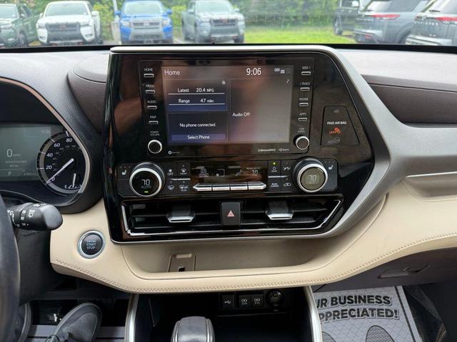 Photo of 2021 Blizzard Pearl Toyota Highlander