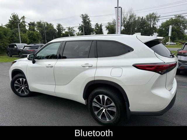 Photo of 2021 Blizzard Pearl Toyota Highlander