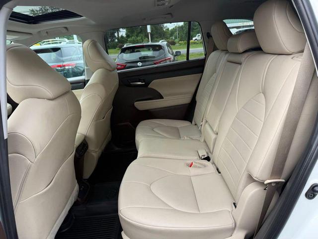 Photo of 2021 Blizzard Pearl Toyota Highlander