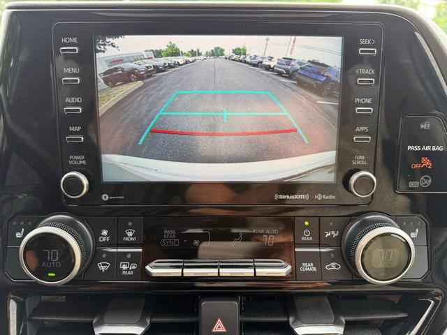 Photo of 2021 Blizzard Pearl Toyota Highlander