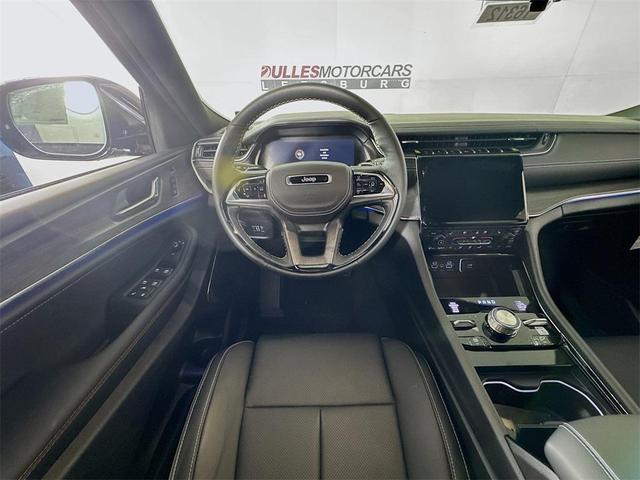 Photo of 2025 Diamond Black Jeep Grand Cherokee L
