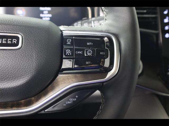 Photo of 2024 Diamond Black Jeep Grand Wagoneer