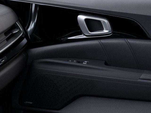 Photo of 2026 Snow White Pearl Kia Carnival Hybrid