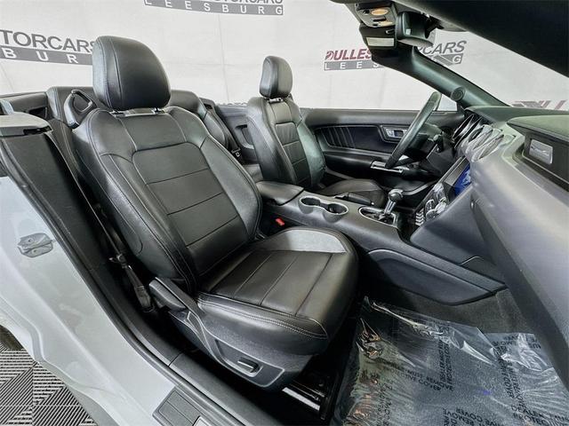Photo of 2022 Oxford White Ford Mustang