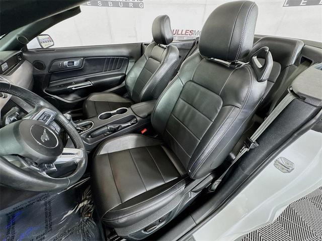 Photo of 2022 Oxford White Ford Mustang