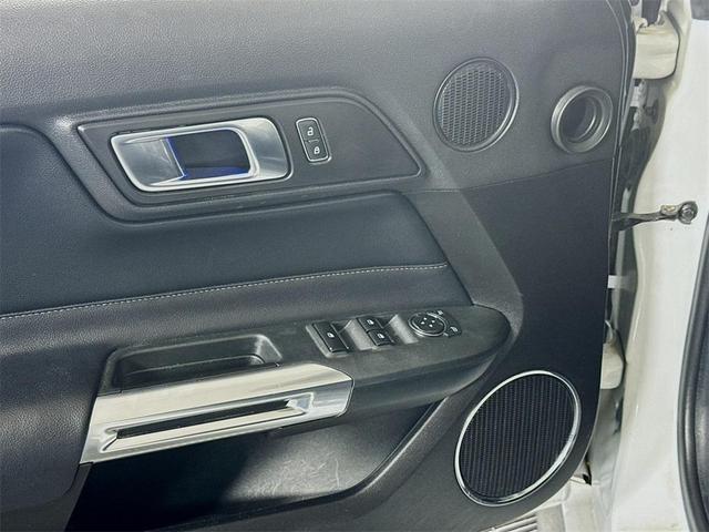 Photo of 2022 Oxford White Ford Mustang