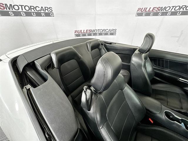 Photo of 2022 Oxford White Ford Mustang