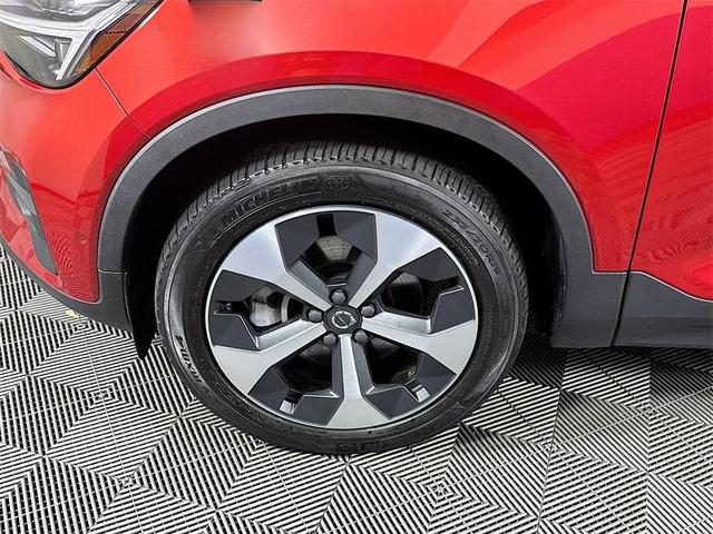Photo of 2023 Fusion Red Metallic Volvo XC40