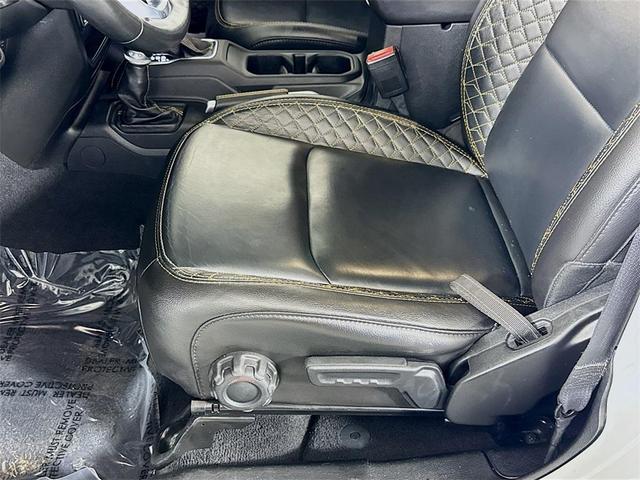 Photo of 2021 Bright White Clearcoat Jeep Gladiator