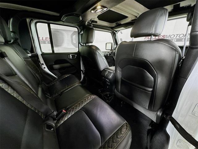 Photo of 2021 Bright White Clearcoat Jeep Gladiator