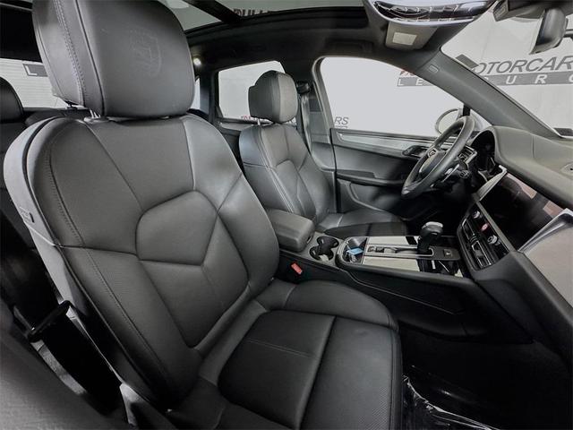 Photo of 2023 Dolomite Silver Metallic Porsche Macan