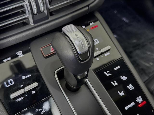 Photo of 2023 Dolomite Silver Metallic Porsche Macan