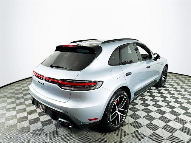 Photo of 2023 Dolomite Silver Metallic Porsche Macan