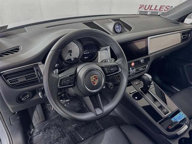 Photo of 2023 Dolomite Silver Metallic Porsche Macan
