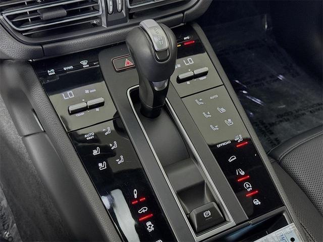 Photo of 2023 Dolomite Silver Metallic Porsche Macan