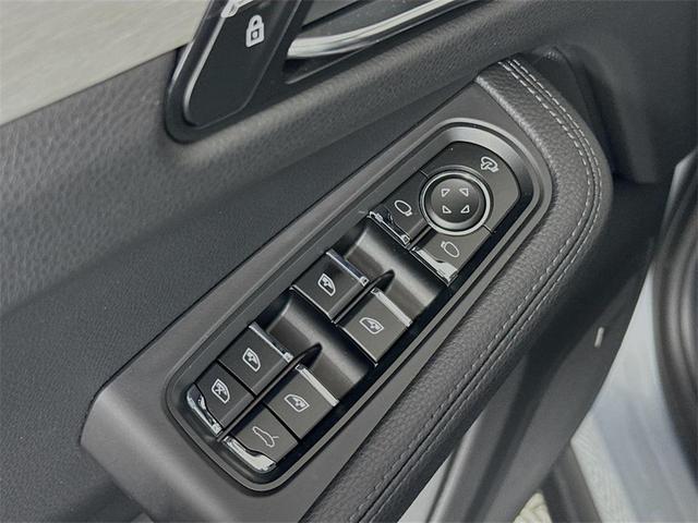 Photo of 2023 Dolomite Silver Metallic Porsche Macan