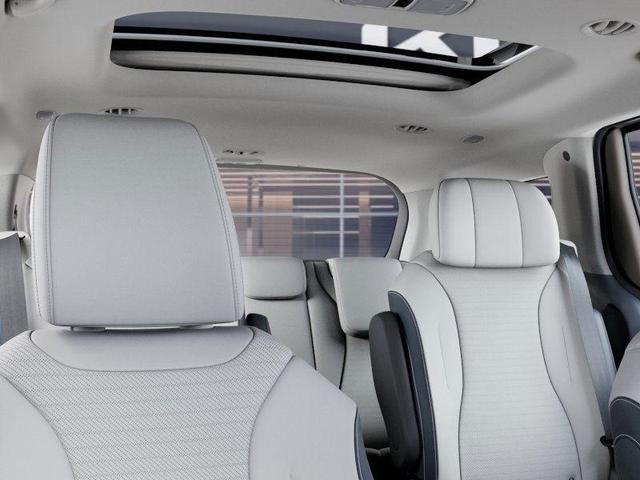 Photo of 2026 Ceramic Silver Kia Carnival