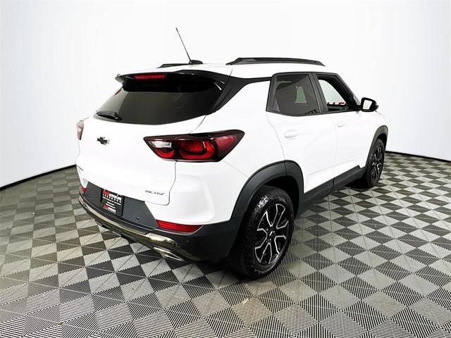 Photo of 2024 Summit White Chevrolet Trailblazer
