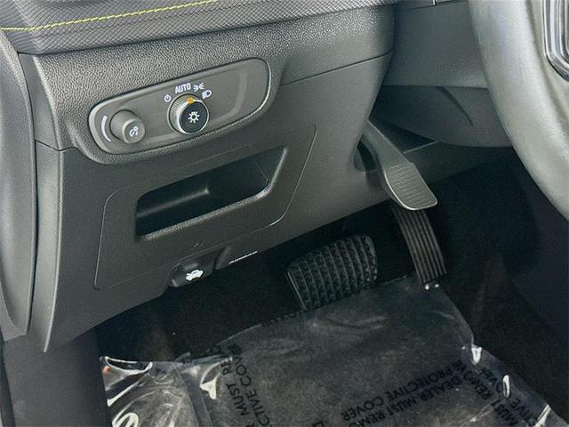 Photo of 2024 Summit White Chevrolet Trailblazer