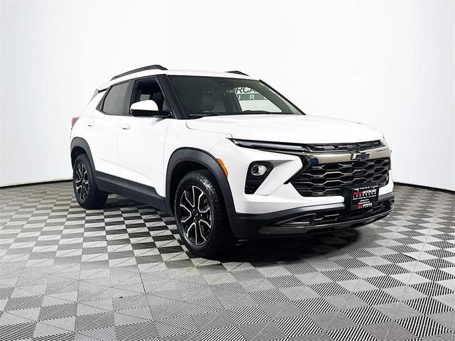 Photo of 2024 Summit White Chevrolet Trailblazer
