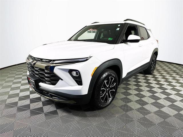 Photo of 2024 Summit White Chevrolet Trailblazer