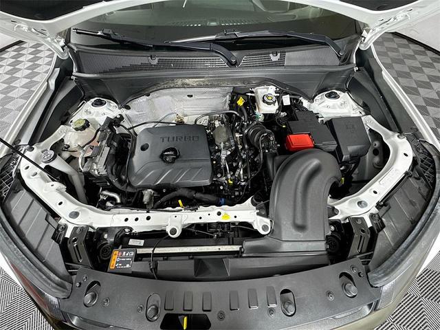 Photo of 2024 Summit White Chevrolet Trailblazer