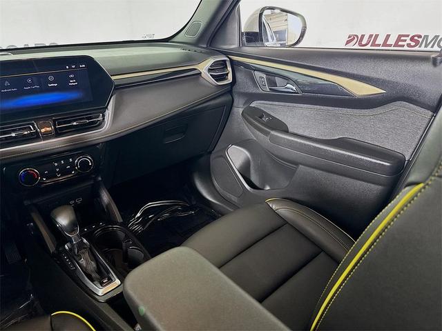 Photo of 2024 Summit White Chevrolet Trailblazer