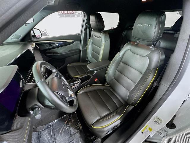 Photo of 2024 Summit White Chevrolet Trailblazer