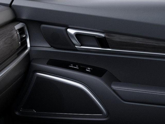 Photo of 2025 Midnight Black Kia Telluride