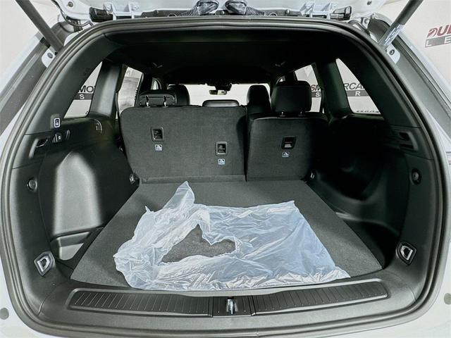 Photo of 2025 Bright White Clearcoat Jeep Grand Cherokee
