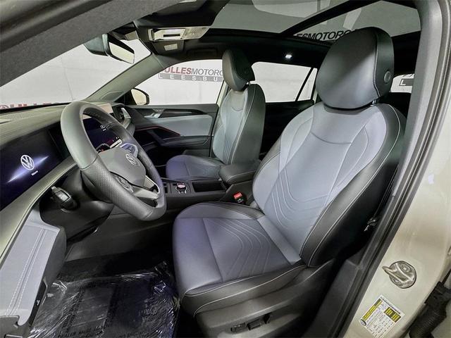Photo of 2025 Ascot Grey With Black Roof Volkswagen Tiguan