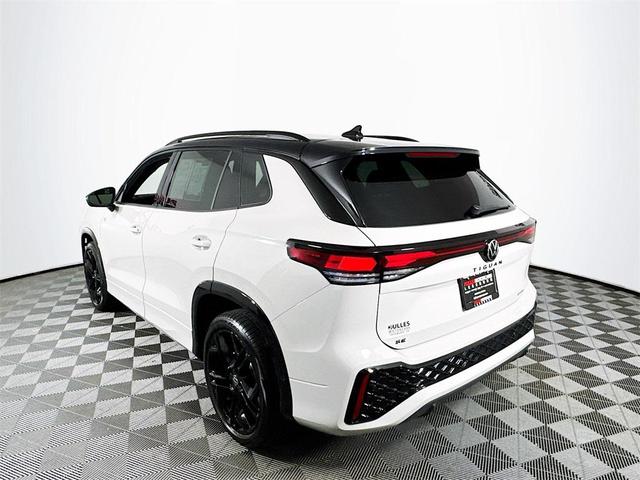 Photo of 2025 Ascot Grey With Black Roof Volkswagen Tiguan