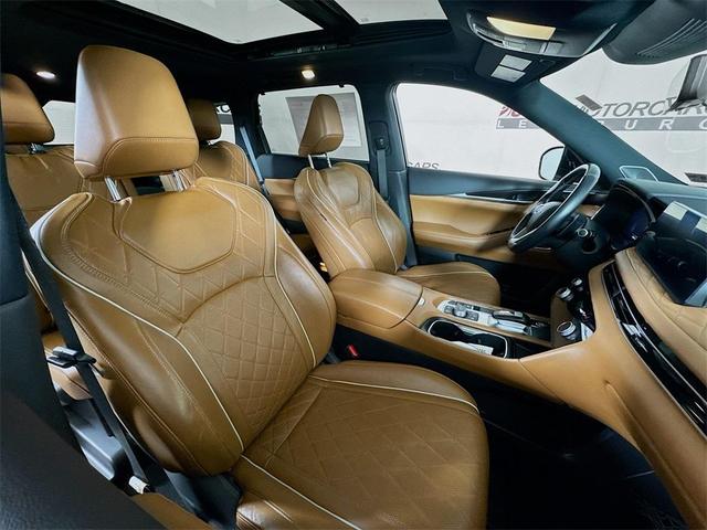 Photo of 2022 Warm Titanium / Black Obsidian INFINITI QX60