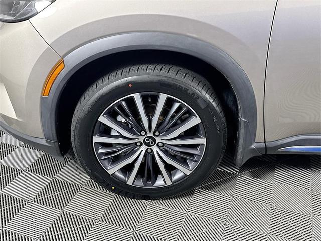 Photo of 2022 Warm Titanium / Black Obsidian INFINITI QX60