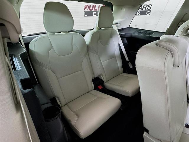 Photo of 2020 Crystal White Metallic Volvo XC90