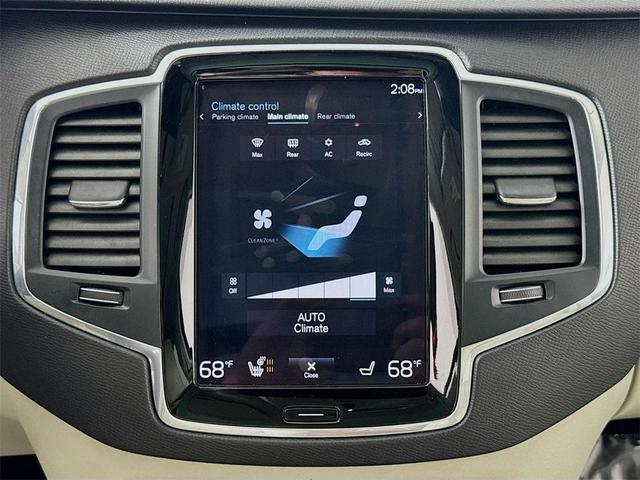 Photo of 2020 Crystal White Metallic Volvo XC90